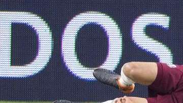 El jugador de la selección mexicana Néstor Araujo se duele en partido ante Croacia en el estadio AT&T. (Foto: Imago7/Etzel Espinosa)