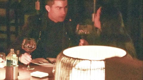 Cristiano Ronaldo en compañía de su pareja la joven modelo española Georgina Rodríguez.