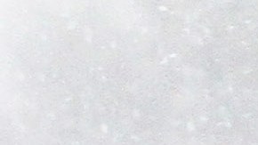 En la cuarta tormenta de nieve, los nuyorquinos estan aprendiendo a lidiar con el clima en el primer dia de primavera.