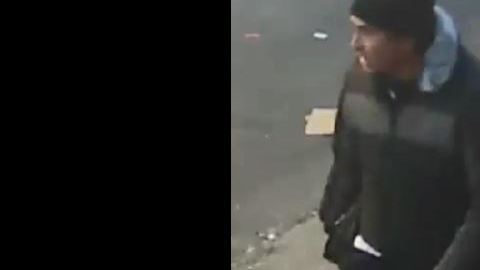 Hombre hispano manosea y golpea a joven en El Bronx