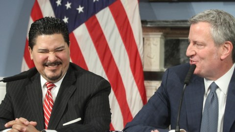 Alcalde Bill de Blasio anuncia al nuevo canciller de Educacion, Richard A. Carranza en City Hall.