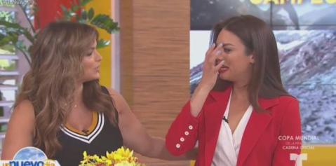 Adamari López y Rashel Díaz consolaron a Zuleyka Rivera.