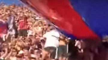 Hinchas de San Lorenzo cantan a Maluma.
