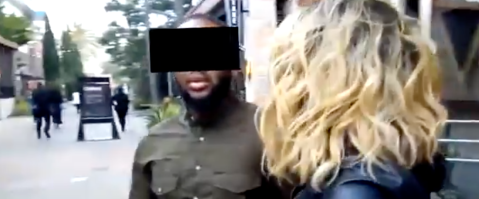 Este hombre fue pillado en acción seduciendo a una chica que en realidad era una actriz contratada por su novia.