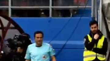 Sergio Ramos abandonó cinco minutos el partido para ir al baño con suma urgencia