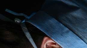 Los doctores se dieron cuenta que estaban operando a la persona equivocada.