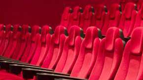 Muchas salas de cine VIP tiene butacas eléctricas.