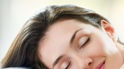 La regeneración celular que ocurre en la piel durante el periodo nocturno.