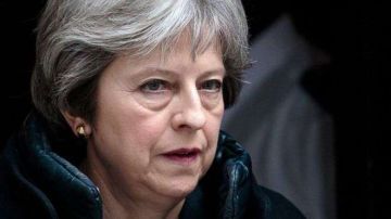 La primera ministra de Reino Unido, Theresa May, anunció la suspensión de todos los contactos bilaterales de alto nivel planeados entre Rusia y Reino Unido.