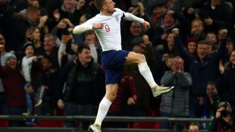 El inglés Jamie Vardy celebra su anotación ante Italia. (Foto: EFE / KIERAN GALVIN)