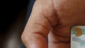 El acusado también vendía tarjetas de seguro social
