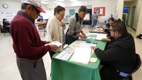 Trump disuelve la comisión que investigaba supuestos fraudes electorales.