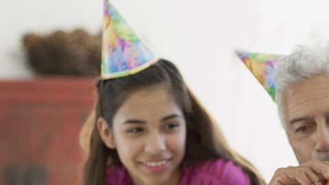 ¿Sabes quién necesita más hierro en esta familia ?