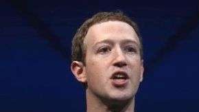 El escándalo de privacidad de Facebook enfrentó a Zuckerberg y a Tim Cook.