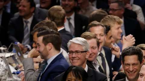 Aunque comenzó un poco nervioso, Zuckerberg se relajó tras las primeras preguntas de los senadores.