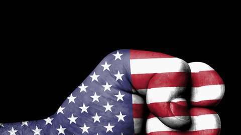 Aunque parezca un regalo caído del cielo, esta guerra comercial podría venir con una bomba de tiempo incluida.