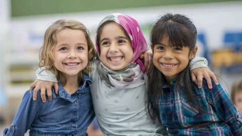 La amistad está asociada con la reducción de la ansiedad.