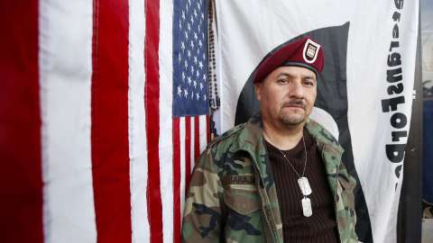 Hector Barajas, el veterano deportado tras servir en las Fuerzas Armadas estadounidenses por un delito cometido al salir del servicio. (Aurelia Ventura)