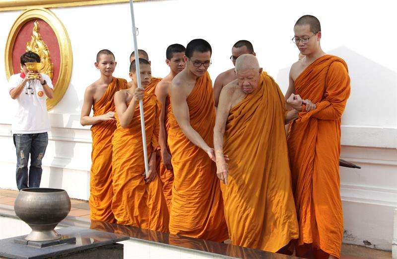 arco Honestidad suma El origen de la túnica que usan los monjes budistas - El Diario NY