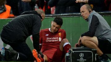 El inglés Alex Oxlade-Chamberlain se lesionó el martes en el partido del Liverpool en Champions. (Foto: EFE/Peter Powell)