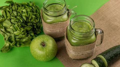 Debes tener cuidado con qué tipo de jugo verde tomes.