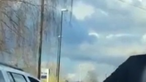 “¿Eres extranjero?, ¿eres inglés?”, cuestionó el presunto racista a Savage.