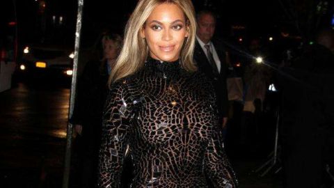 No cabe duda que los años pasan y Beyoncé sigue igual de sensual.