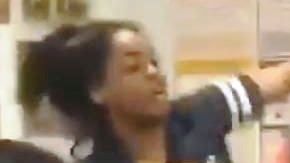 Méndez fue golpeada en pleno salón de clases