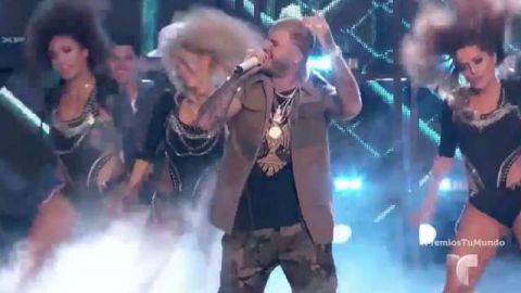 Premios Tu Mundo 2016: Farruko