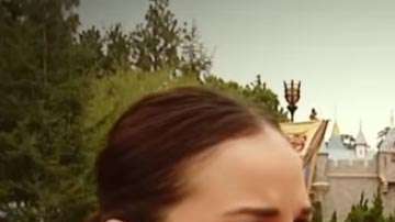 Claudia Galván en foto de archivo junto al cantante) asegura que no le pasa manutención para su hija./Archivo