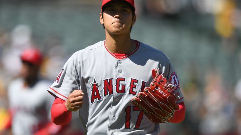 Shohei Ohtani tuvo su debut como pitcher de Grandes Ligas en Oakland y obtuvo el memorale triunfo para los Angels.