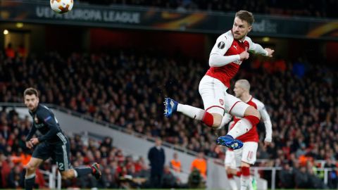 Aaron Ramsey marca por Arsenal. IAN KINGTON/AFP/Getty Images