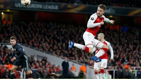 Aaron Ramsey marca por Arsenal.  IAN KINGTON/AFP/Getty Images