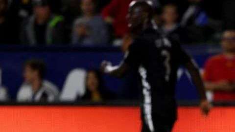 Zlatan Ibrahimovic y Galaxy no pudieron con Sporting Kansas City.  MARK RALSTON/AFP/Getty Images