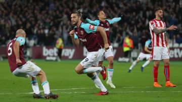El inglés Andy Carroll le dio el empate de último minuto al West Ham United contra el Stoke City.  (Foto: Catherine Ivill/Getty Images)