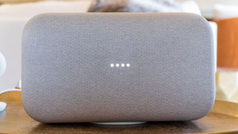 La bocina inteligente Google Home Max.