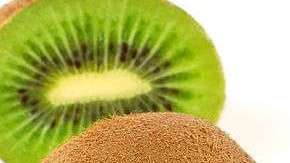 El kiwi es una fuente natural de vitamina C que te ayuda a disminuir el estrés.