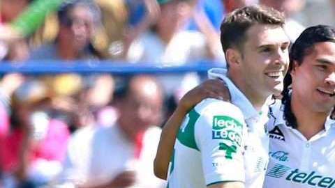 Mauro Boselli y Carlos Peña en su buen paso por los Esmeraldas del León. (Foto: Imago7/Ernesto Pérez M.)