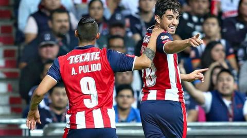 Las Chivas Rayadas del Guadalajara le pegaron a Toronto FC en su casa en la final de la Concachampions. (Foto: Imago7/ Jose Macias)