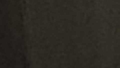 Saúl 'Canelo' Álvarez (der.), junro a Eric Gómez y Óscar de la Hoya, habla con reporteros en Los Ángeles sobre su caso de dopaje, 29 días después de que el tema fue dado a conocer.