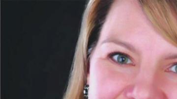 Jennifer Riordan iba sentada junto al ala donde explotó el motor