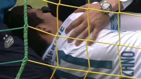 Hirving Lozano se lesionó en el partido PSV - ADO en el fútbol holandés.