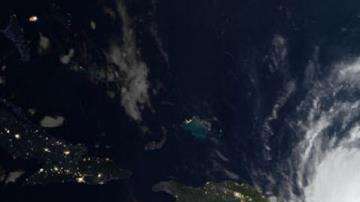 Imagen satelital de la NASA en momentos en que el huracán María azotaba a la isla el 20 de septiembre de 2017.