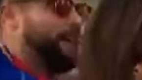 La reportera Marina Lorenzo y su incómodo momento con los aficionados culés.