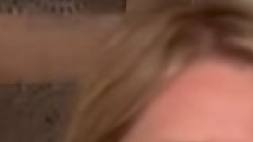 Cynthia Nixon y Carlos Menchaca anunciaron en un video el apoyo.