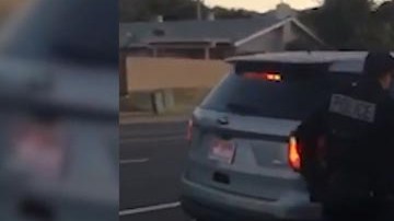 El hijo del indocumentado grabó la intervención de ICE.