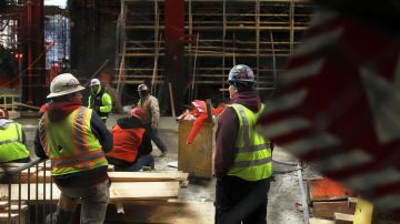 Los trabajadores de construcción son las víctimas más frecuentes del robo de salario.