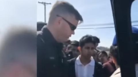 Imágenes de la redada  en una planta procesadora de carnes en Tennessee.