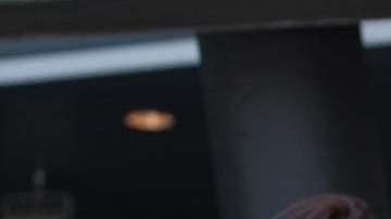 El campeón Leo Santa Cruz en una conferencia, al lado de su padre José.