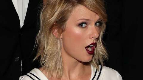 Taylor Swift es una de las cantantes más famosas.